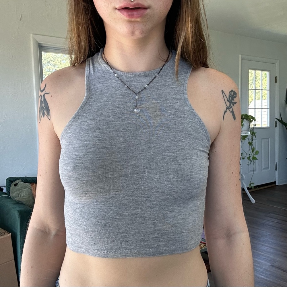 gray crop top